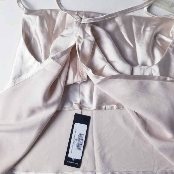 NWT Lulu's Beige Hold Onto Love Medium Satin Split Open Back Crop Cami Tank Top - Picture 5 of 12